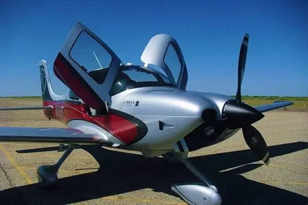 Cirrus SR22 Turbo available for hourly rental at Los Angeles Flight School, Van Nuys Airport