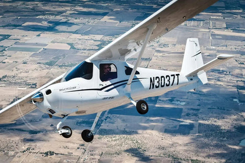 Discovery flight for one gift card from Los Angeles Flight School, Van Nuys Airport