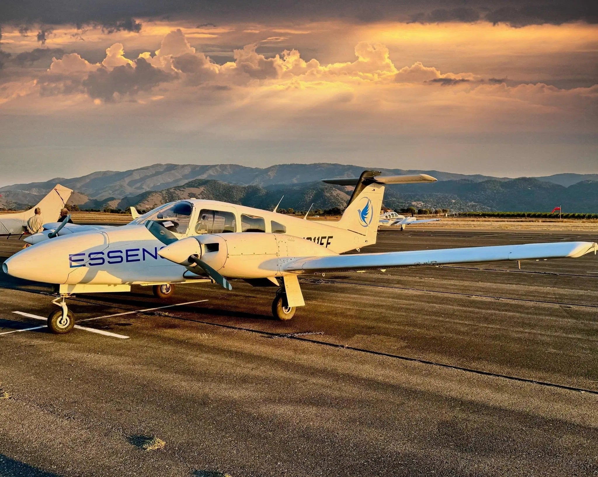 Piper Seminole multi-engine aircraft available for hourly rental at Los Angeles Flight School, Van Nuys Airport